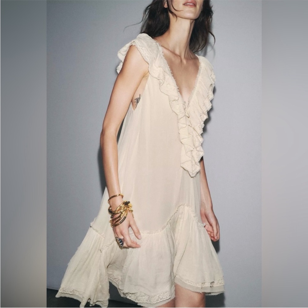 Zara Cream Ruffled lace V-Neck Dress